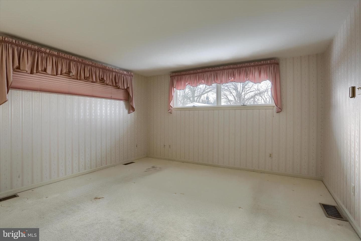 864 Hilltop Road photo 18