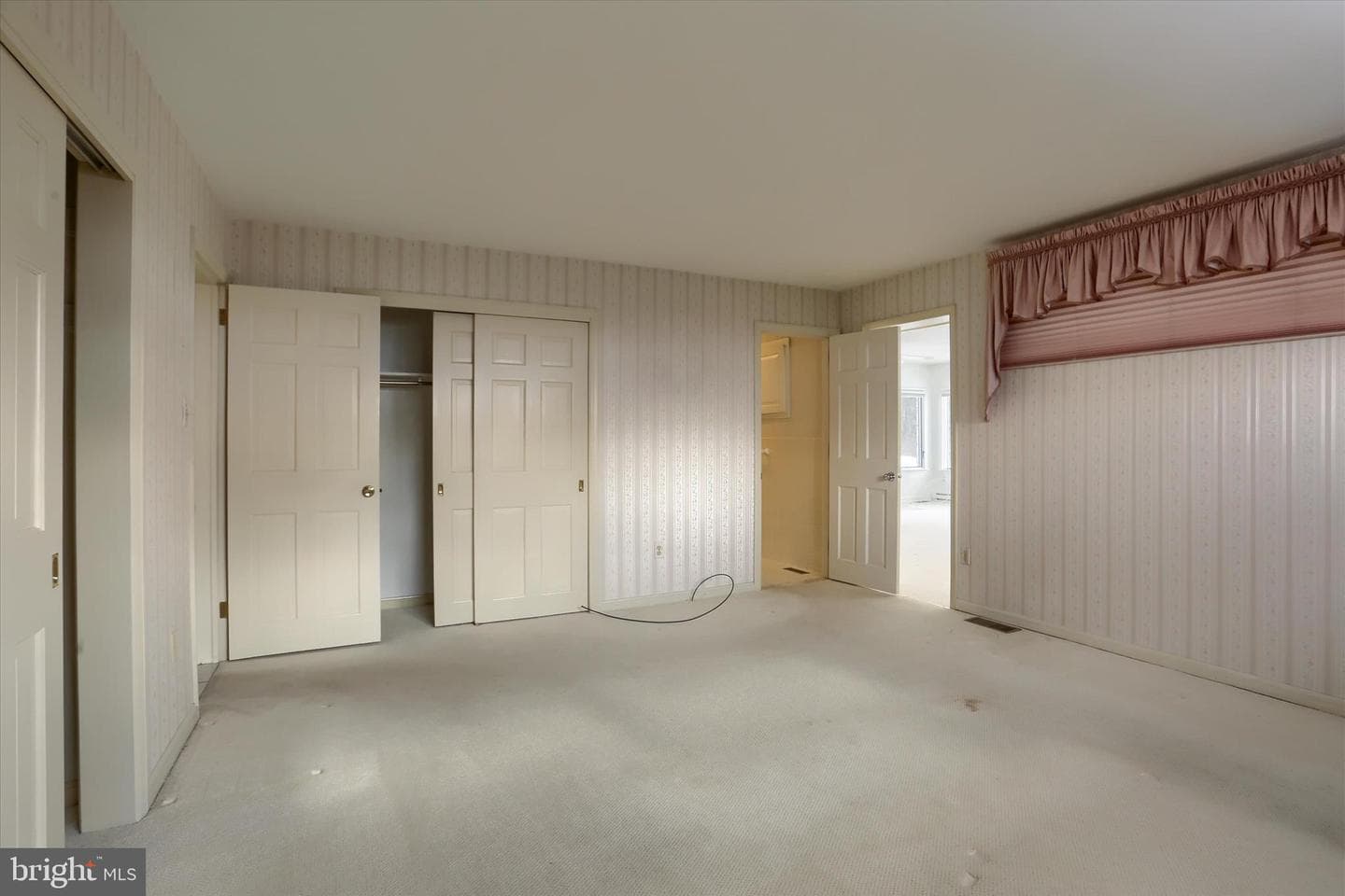864 Hilltop Road photo 19