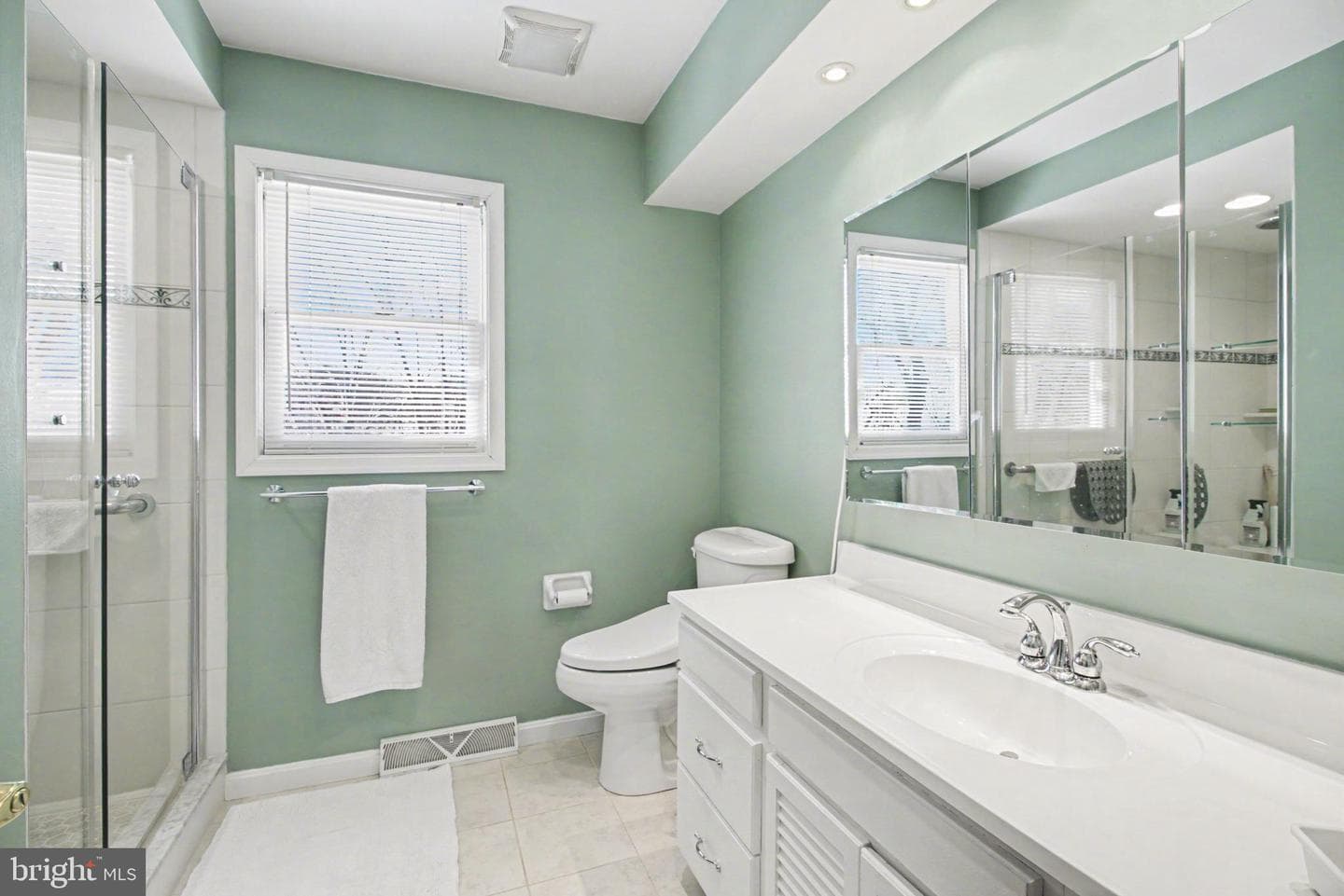 828 Anthony Drive photo 16