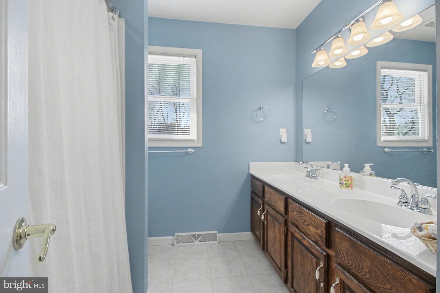 828 Anthony Drive photo 19