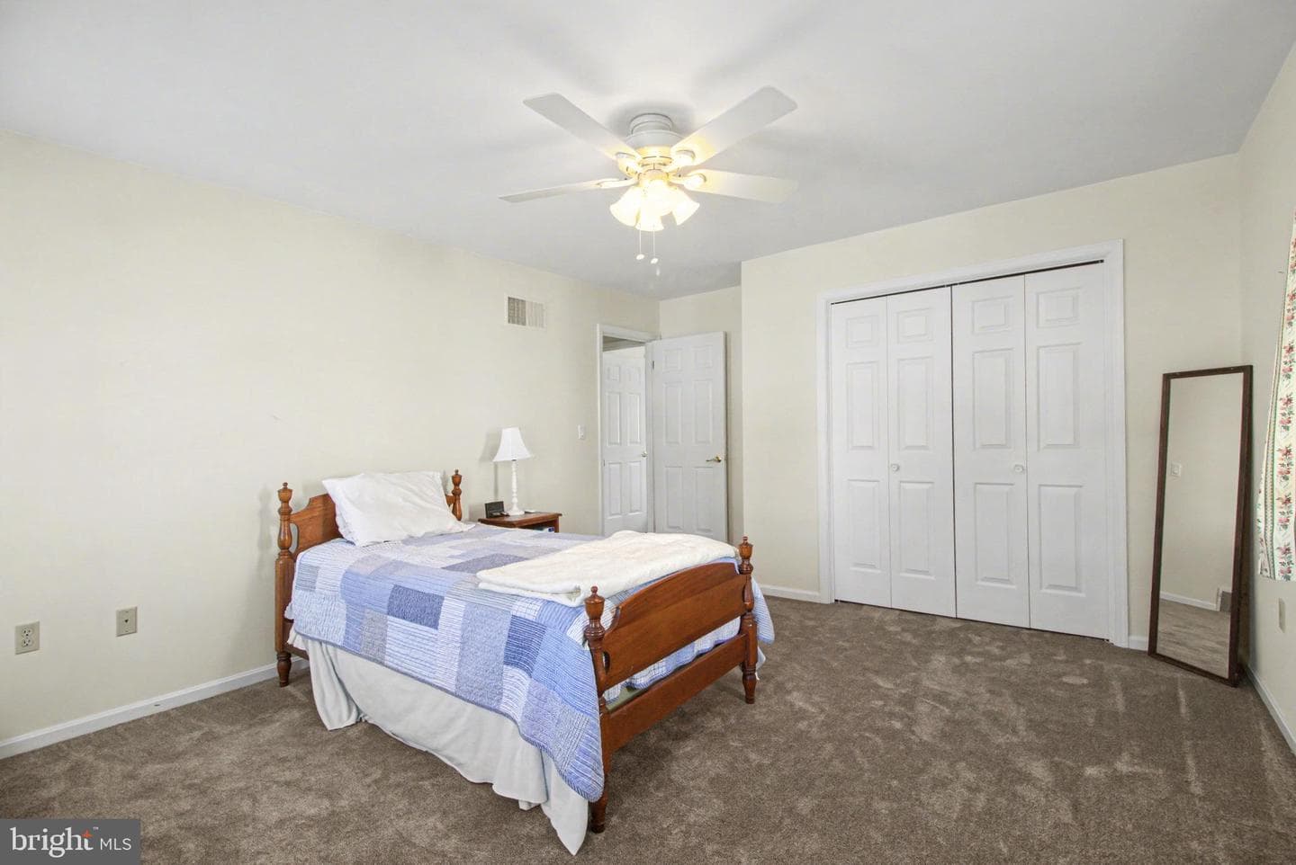828 Anthony Drive photo 22
