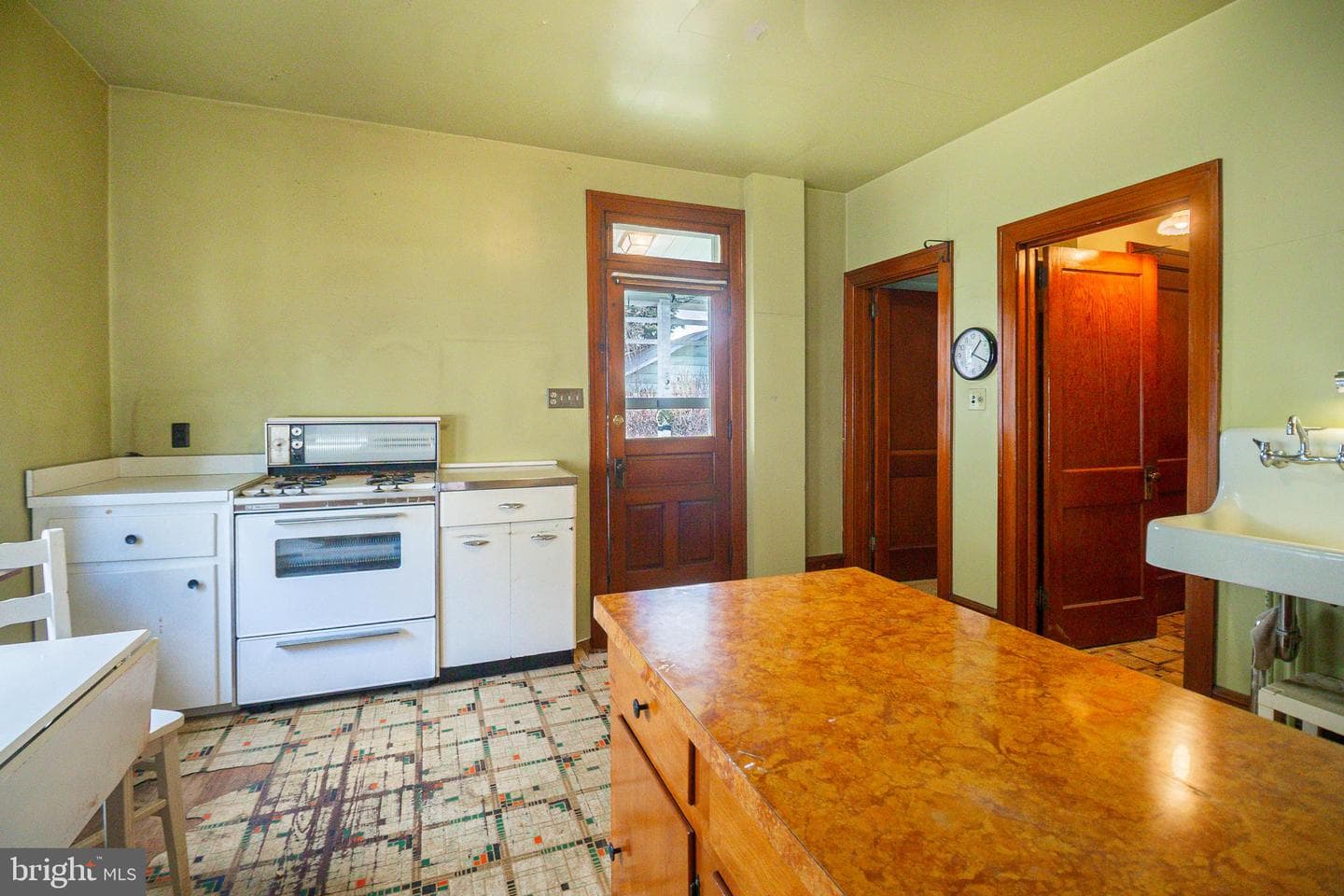 232 Henderson Street photo 15