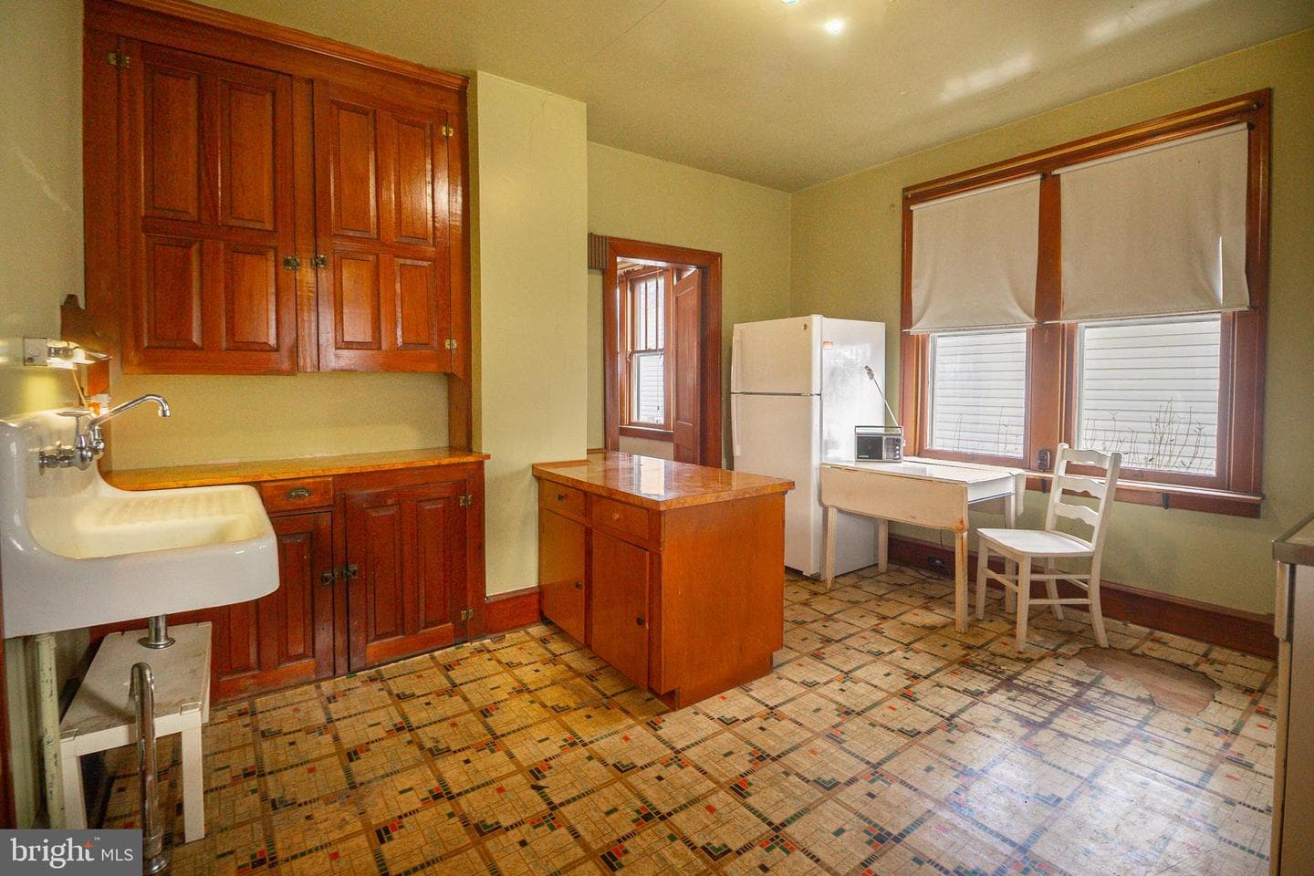 232 Henderson Street photo 16