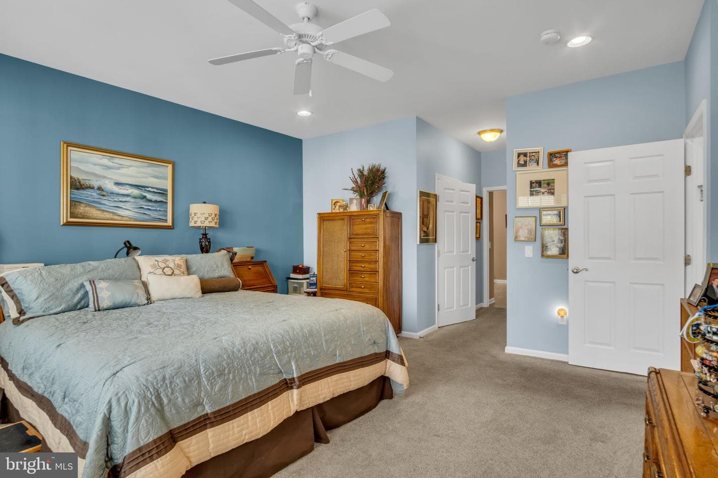 238 Colonial Drive photo 15