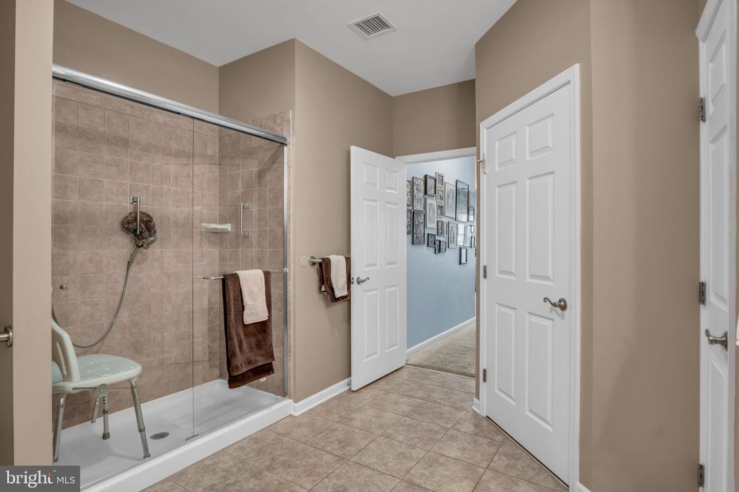 238 Colonial Drive photo 18