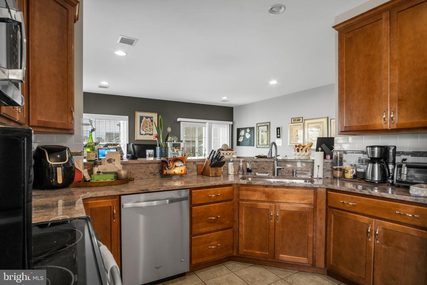 238 Colonial Drive photo 8