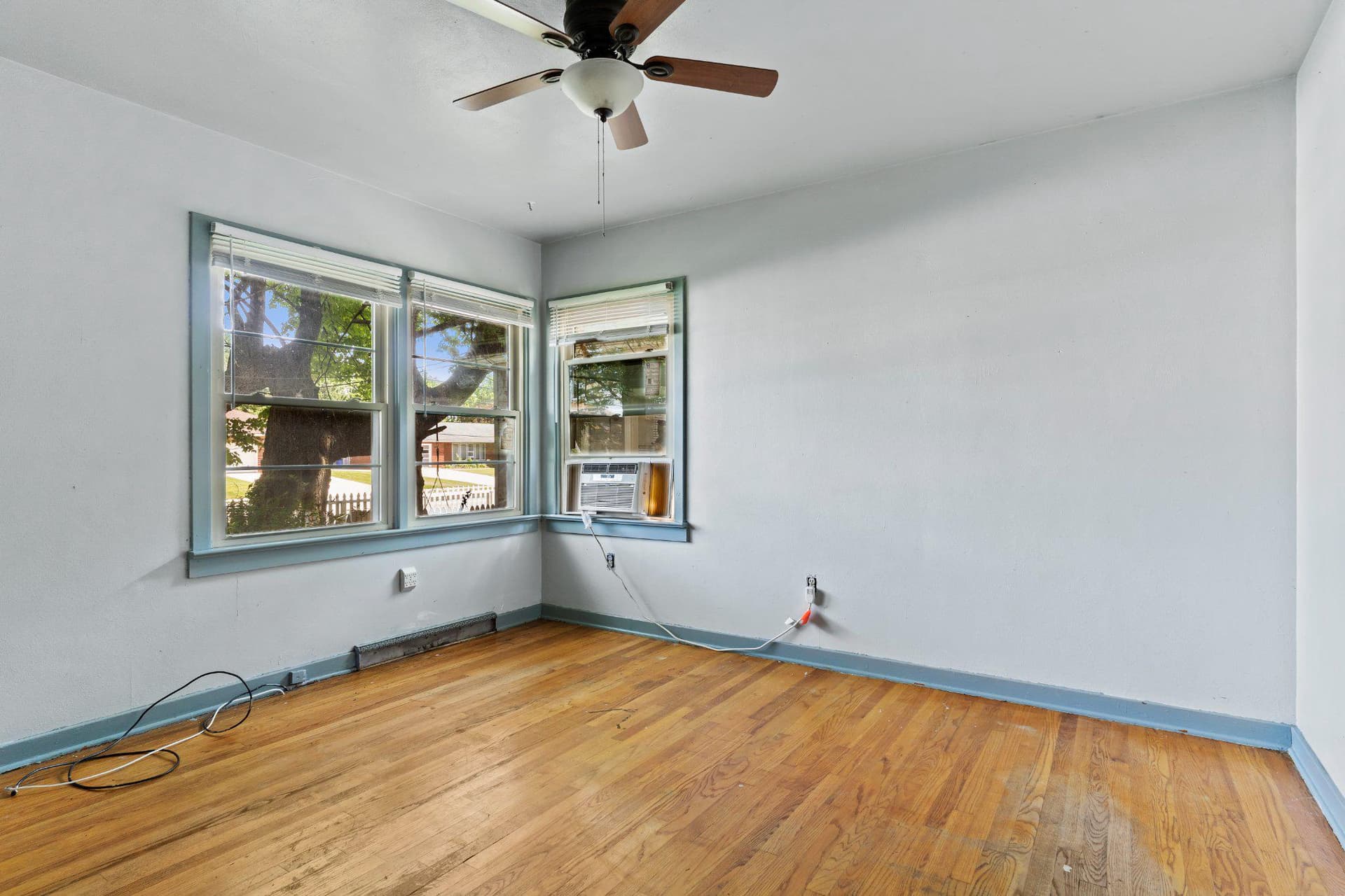 351 Lowther Street photo 12