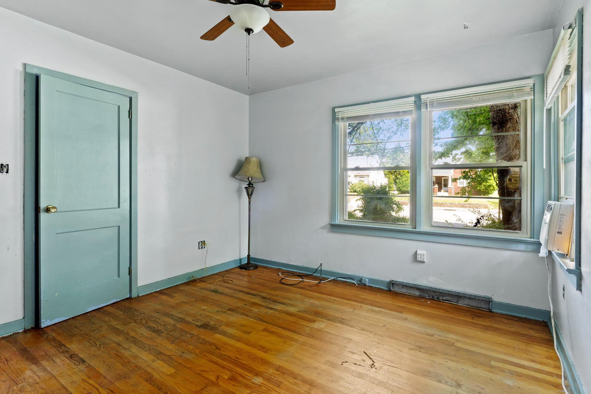351 Lowther Street photo 13