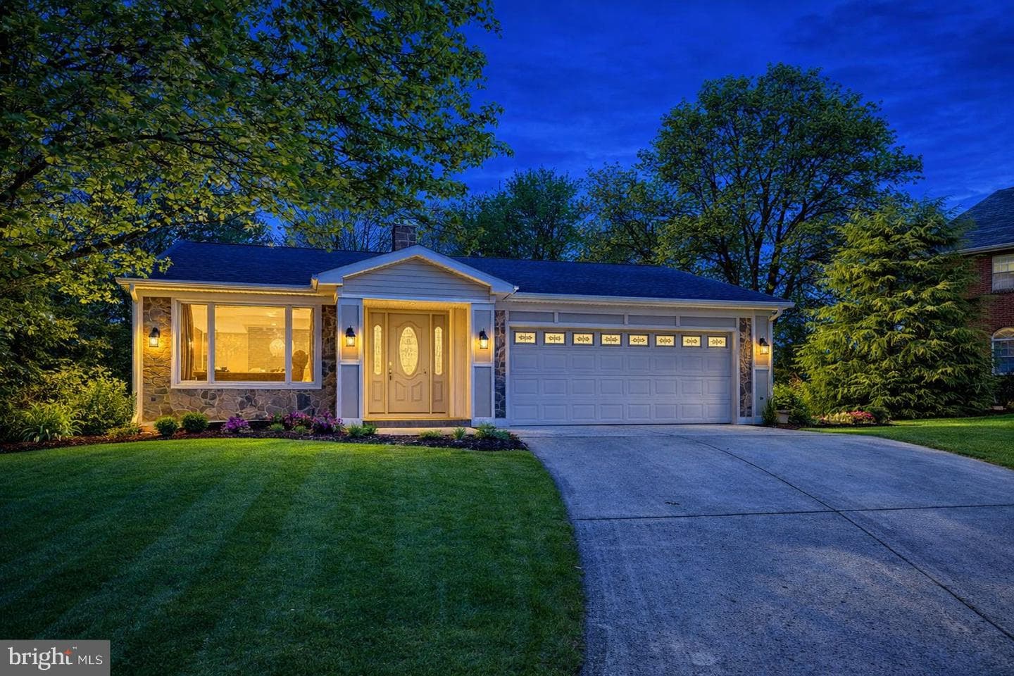 583 Ariel Court photo 2