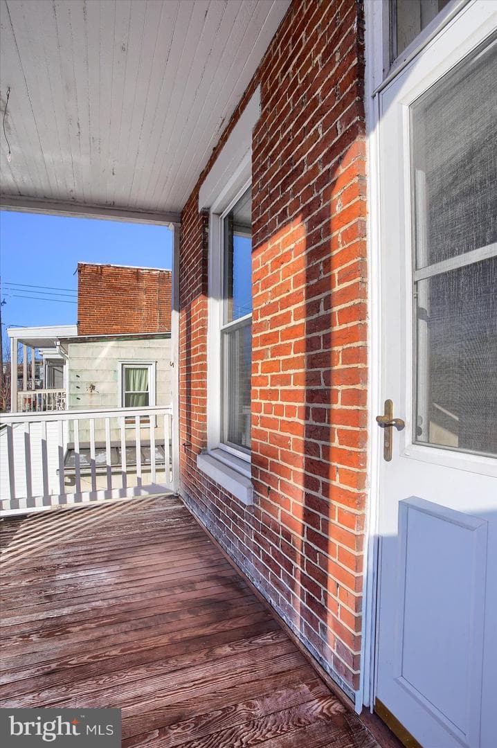 48 E North Street photo 25