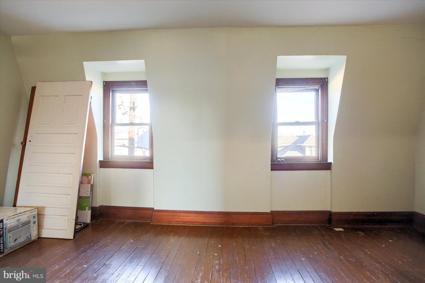 48 E North Street photo 42