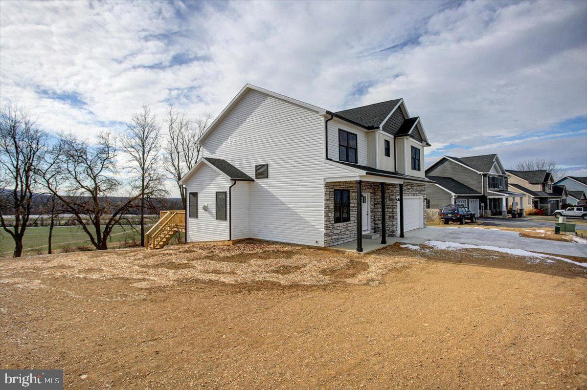 120 Feather Drive photo 2