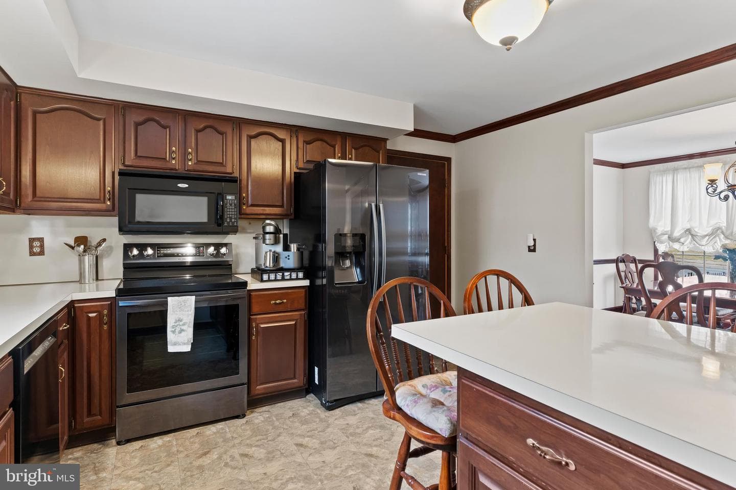 76 Sherwood Circle photo 12