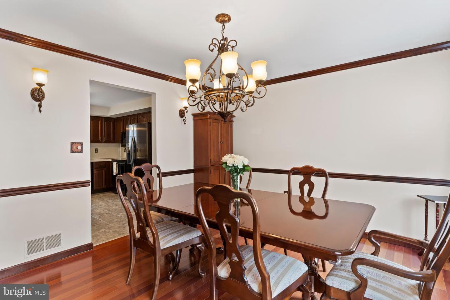 76 Sherwood Circle photo 9