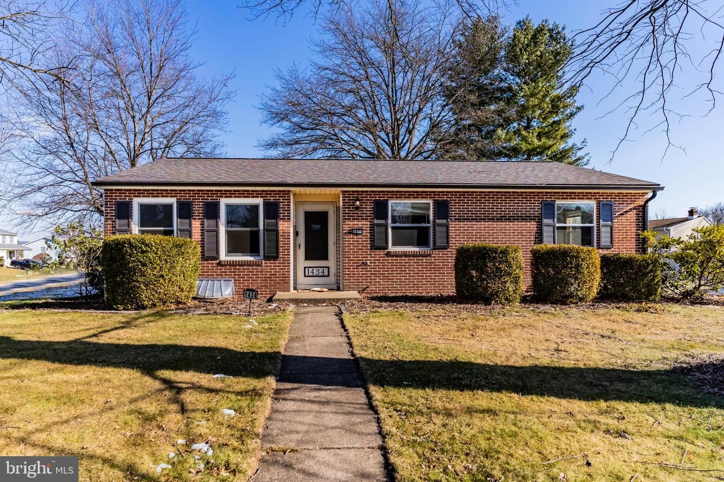 1434 Yorktowne photo 1