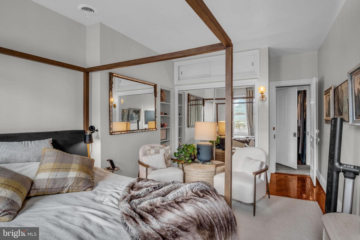 141 W Louther Street photo 22