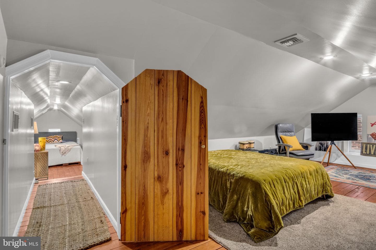 141 W Louther Street photo 38