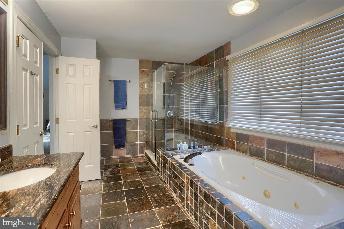 1014 S Waterford Way photo 40