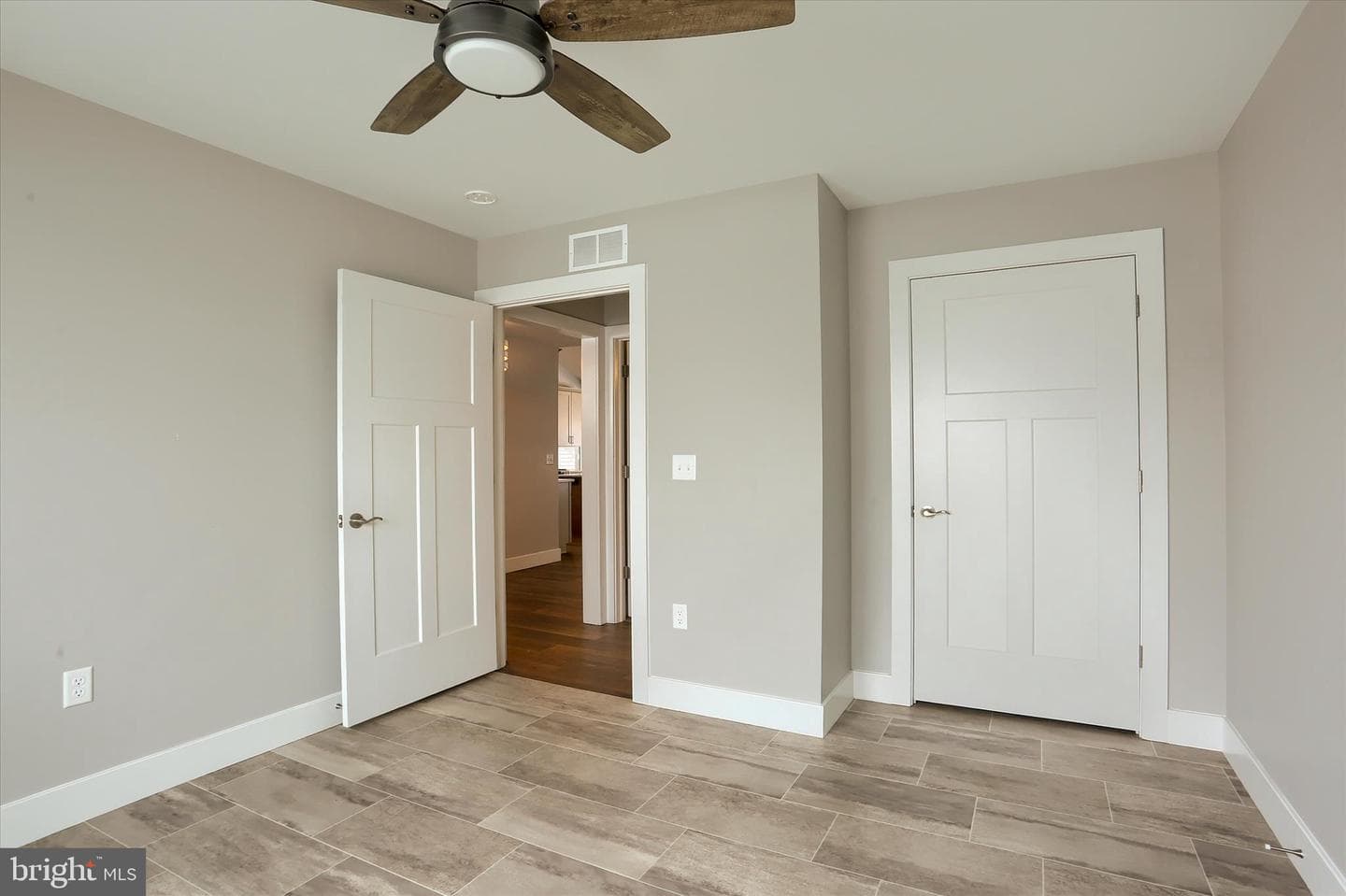 2097 Hill Side Drive photo 9