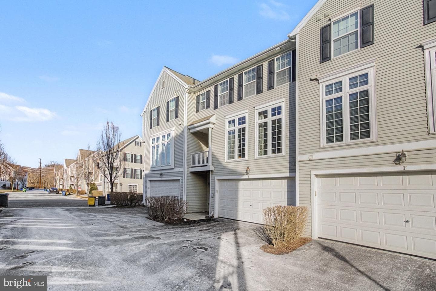 3009 E Meridian Cmns photo 2