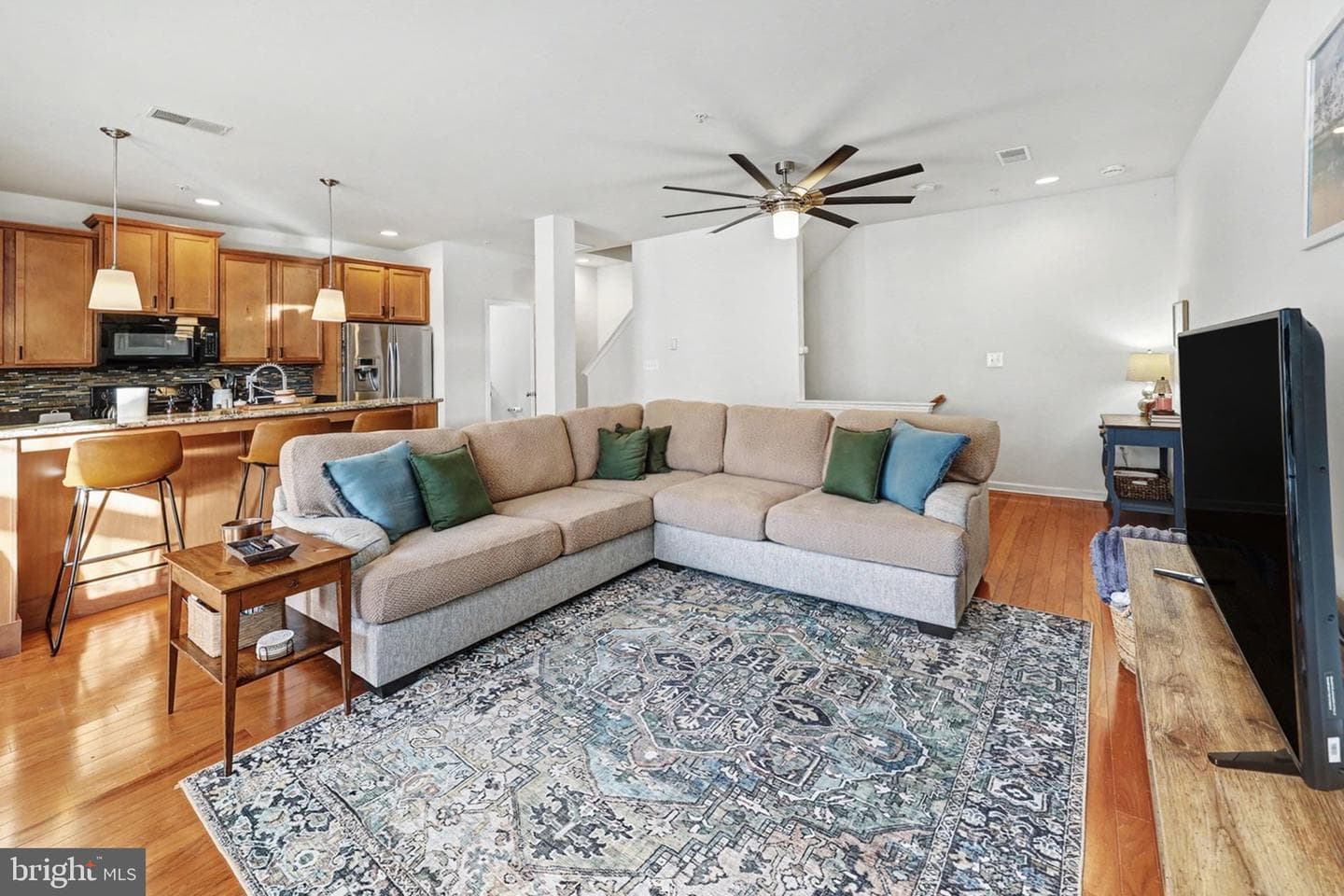 3009 E Meridian Cmns photo 4