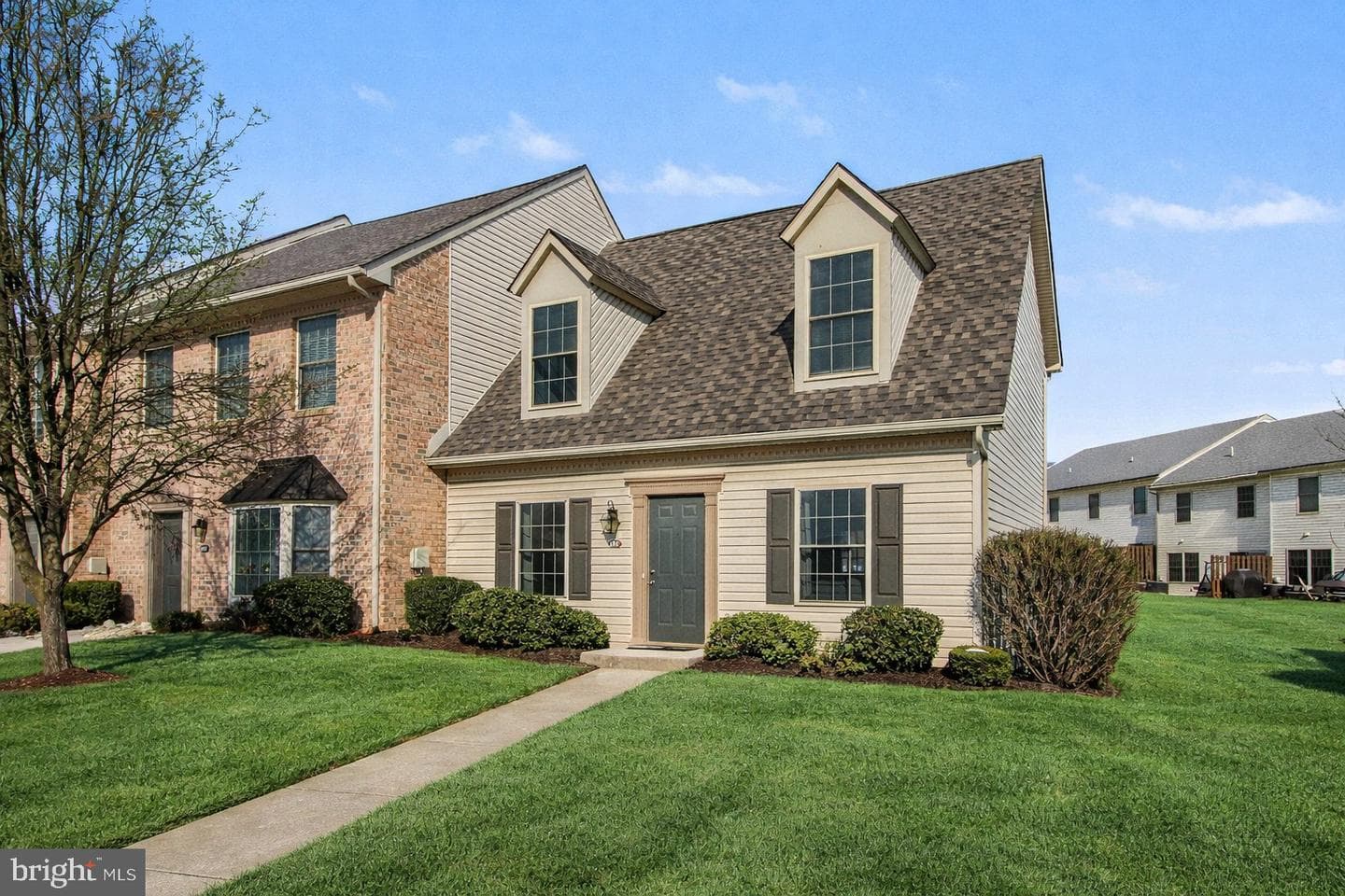 190 Melbourne Lane photo 2