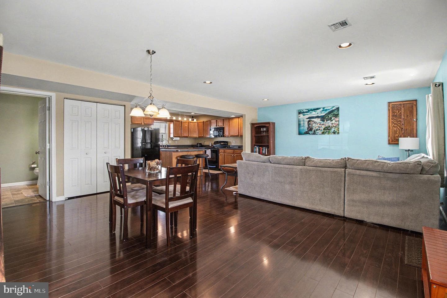 190 Melbourne Lane photo 3