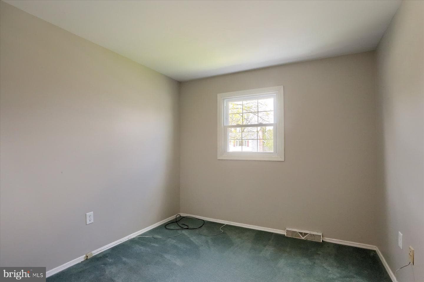 8 Edgewood Drive photo 13