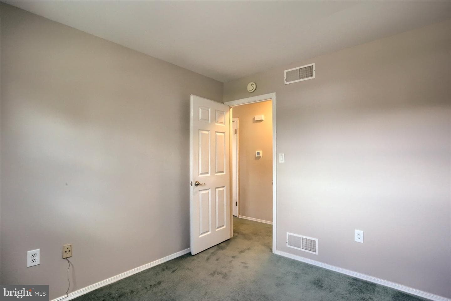 8 Edgewood Drive photo 14