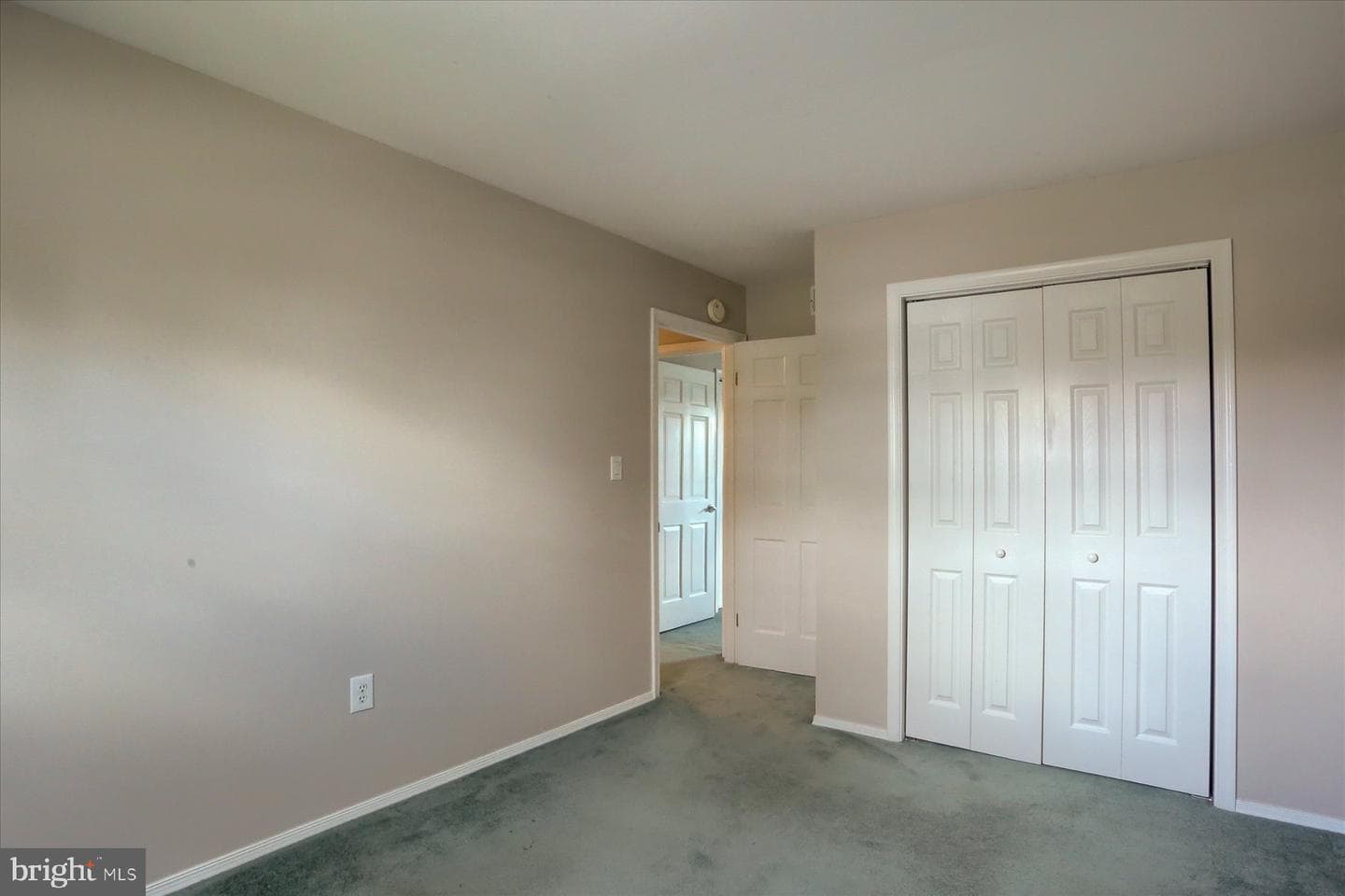 8 Edgewood Drive photo 16
