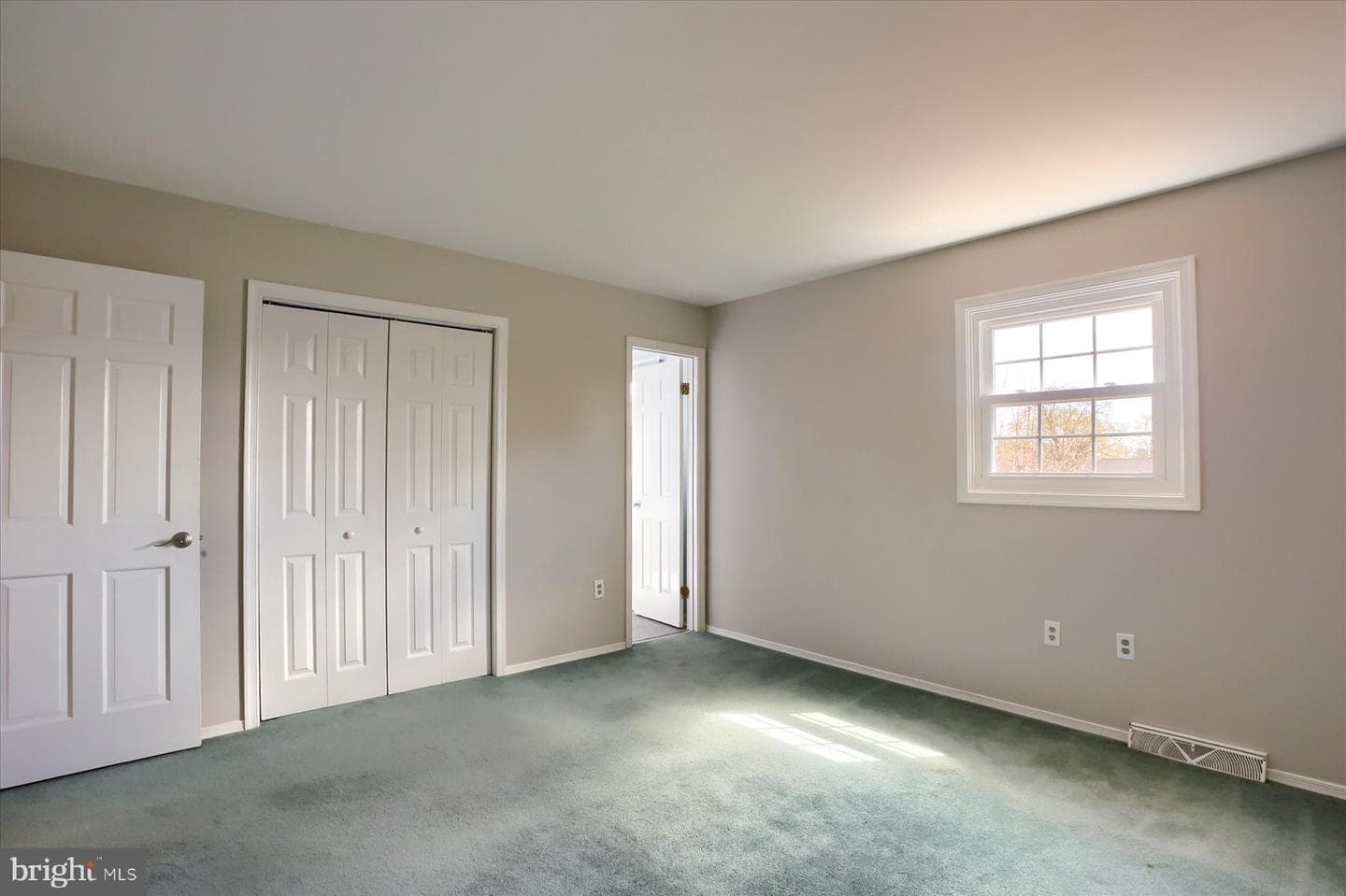 8 Edgewood Drive photo 18