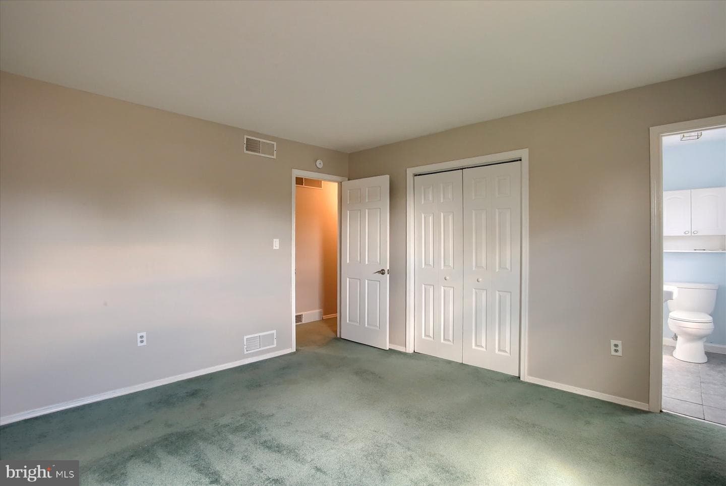 8 Edgewood Drive photo 19