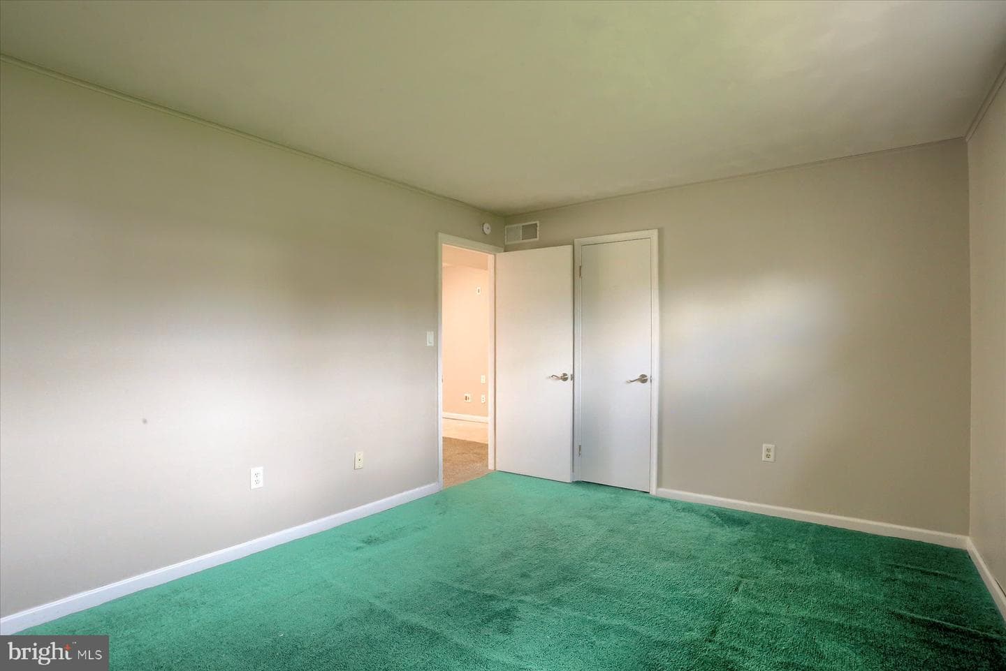 8 Edgewood Drive photo 27