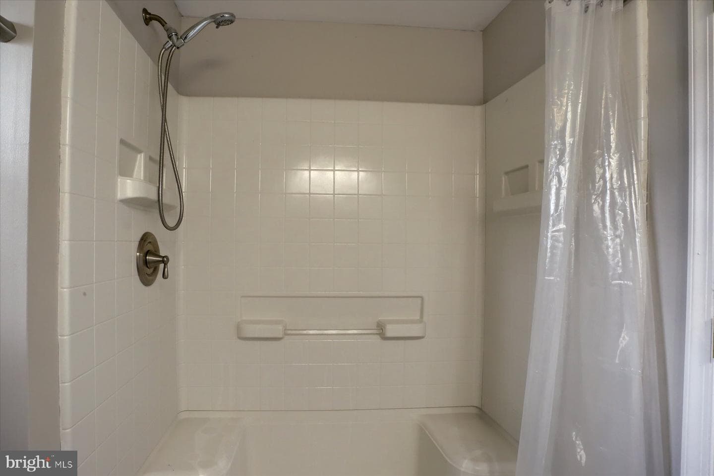 8 Edgewood Drive photo 29