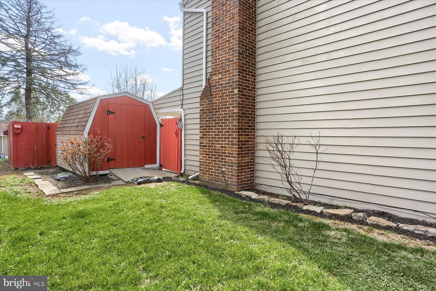 8 Edgewood Drive photo 42
