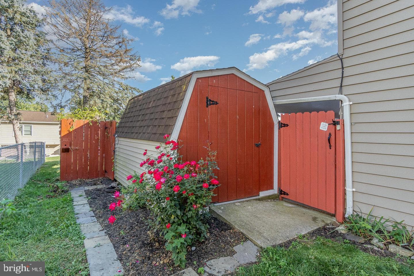 8 Edgewood Drive photo 47