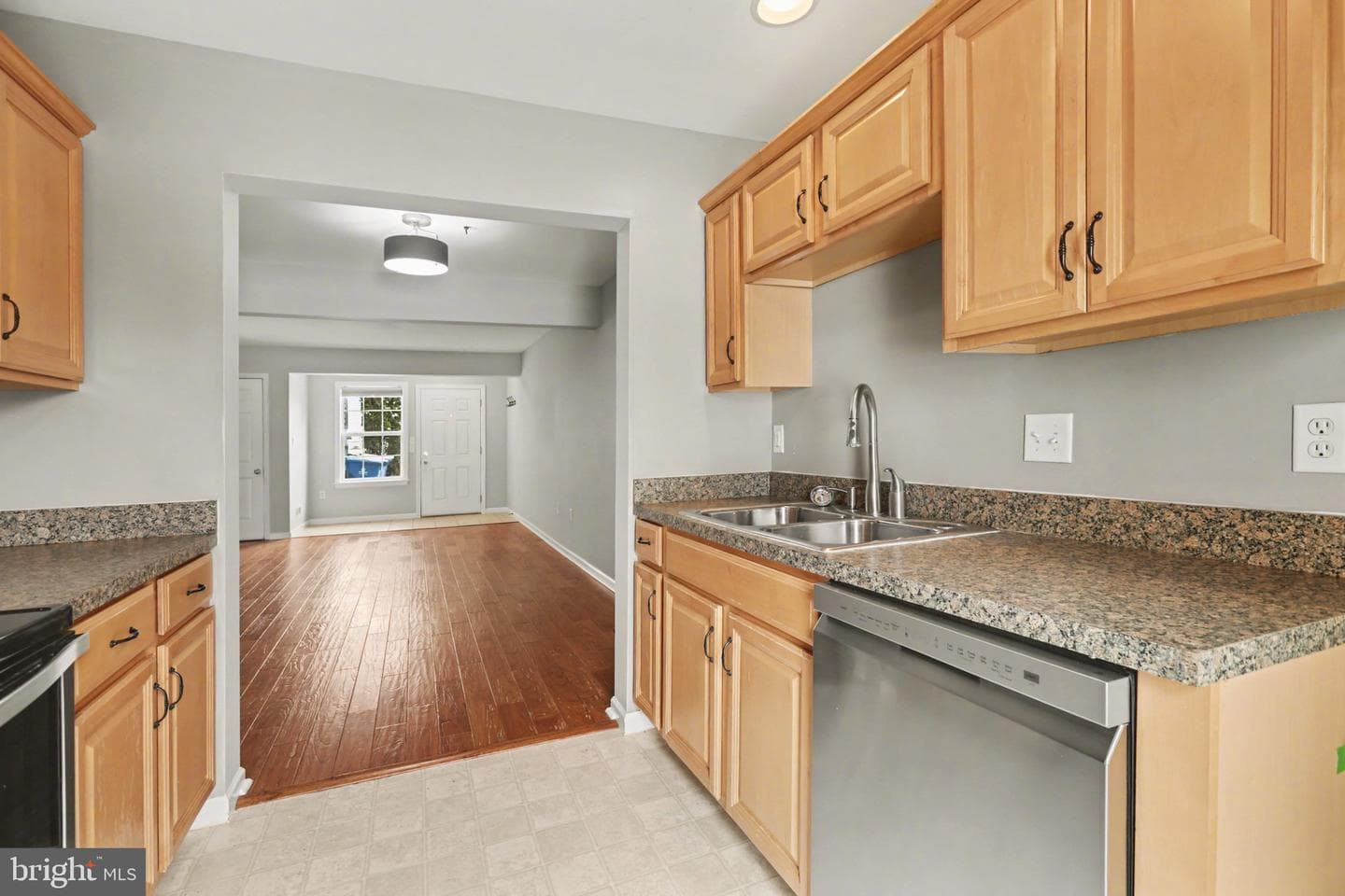 312 Sherman Avenue photo 10