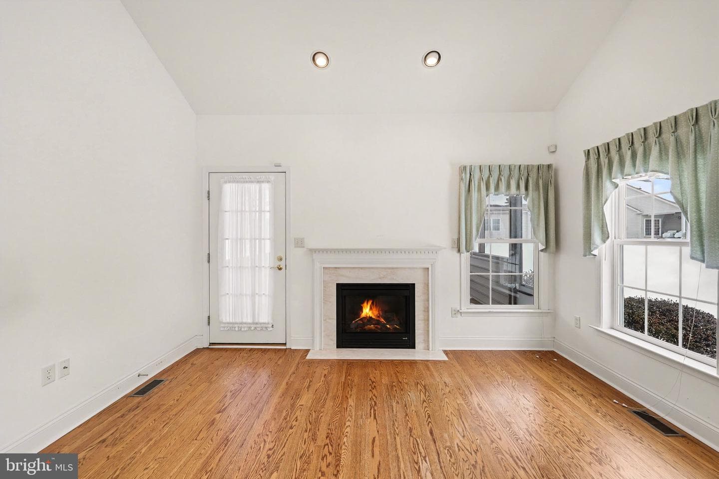 5445 Rivendale Boulevard photo 7