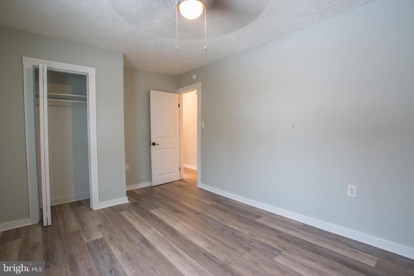 99 E Perry Street photo 8