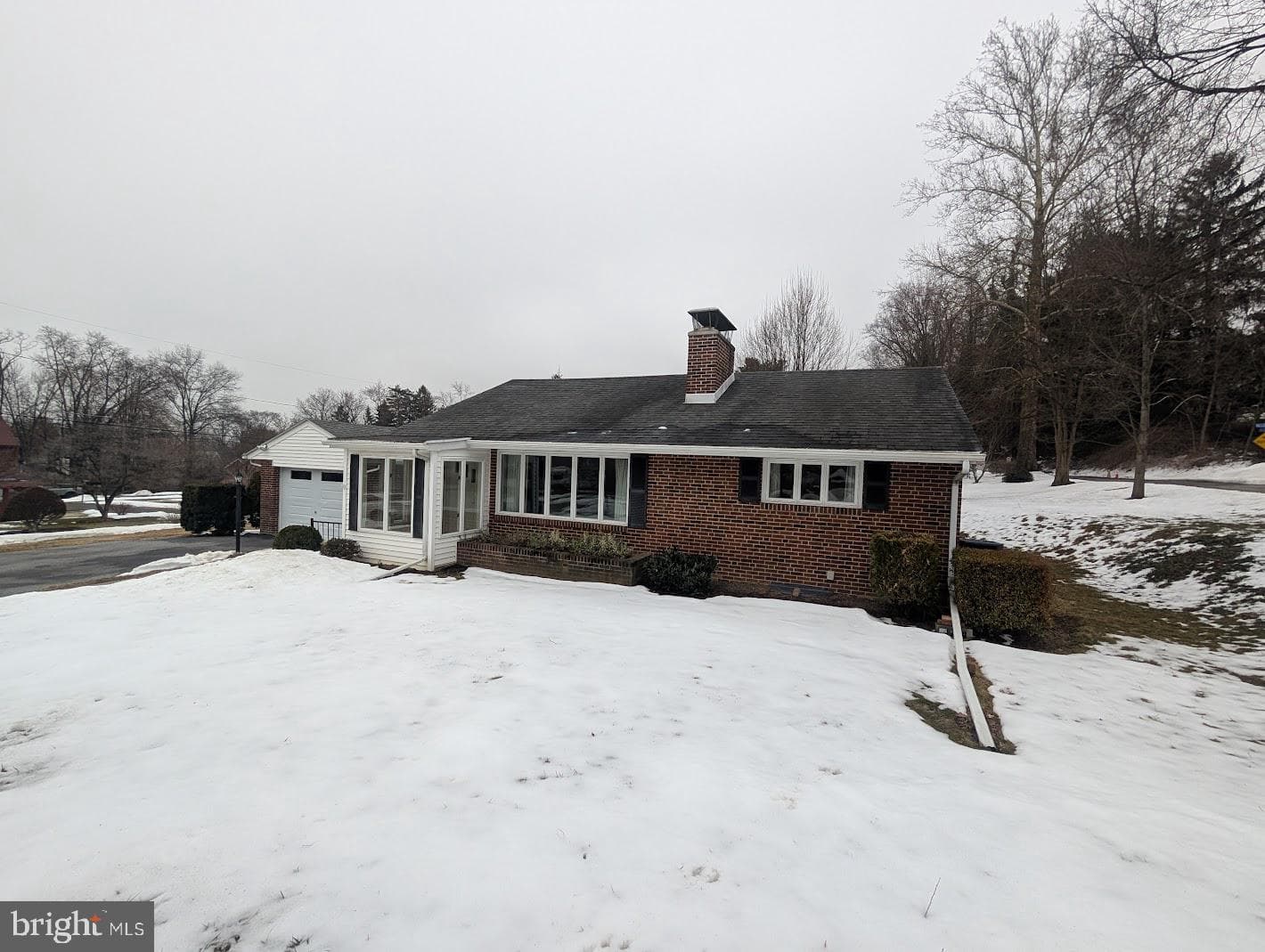 910 Fourth Street photo 2