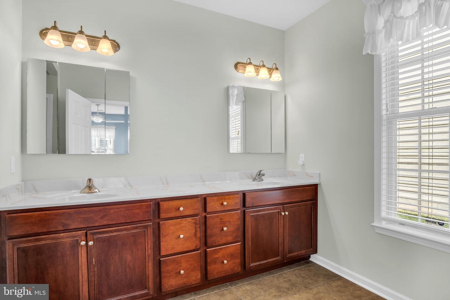 288 Founders Way photo 21