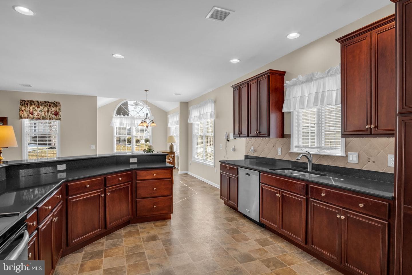 288 Founders Way photo 8