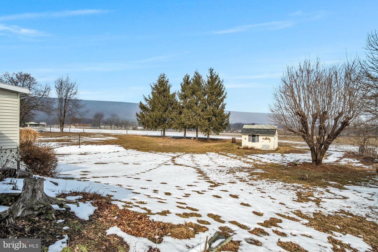 647 N Middle Road photo 28