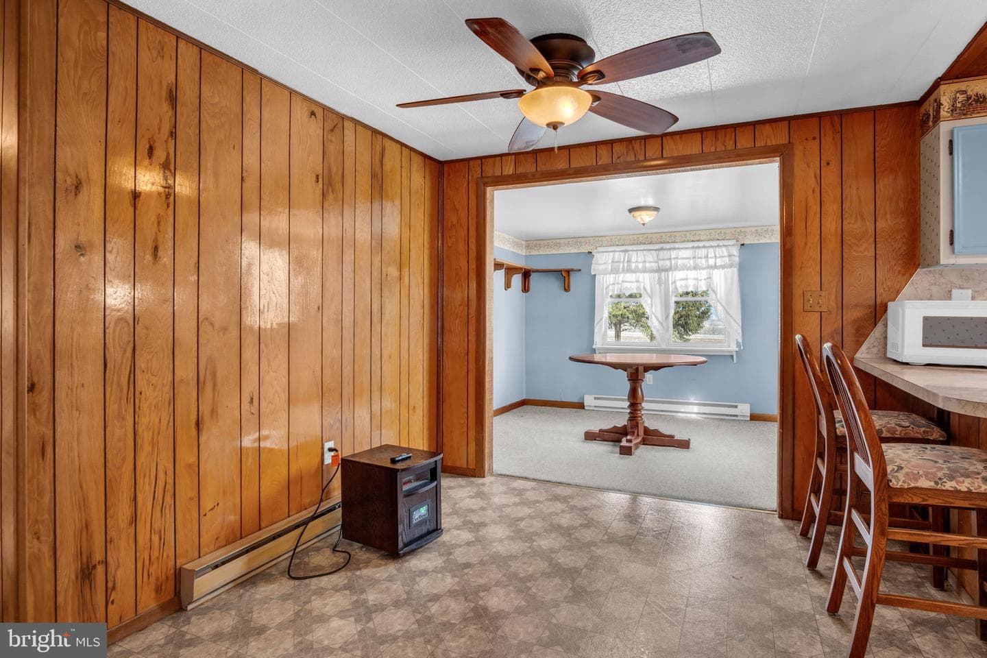 647 N Middle Road photo 8