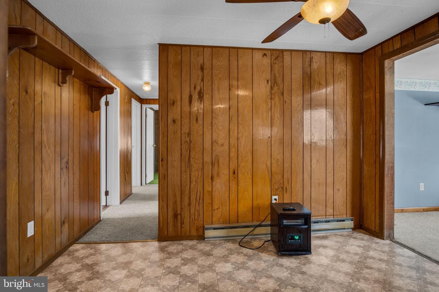 647 N Middle Road photo 9