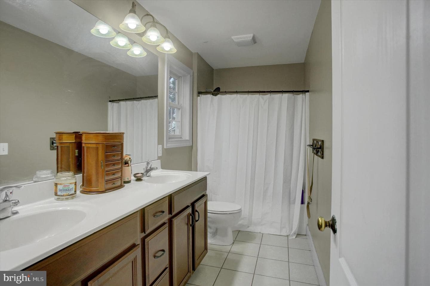18 Sir William Drive photo 23