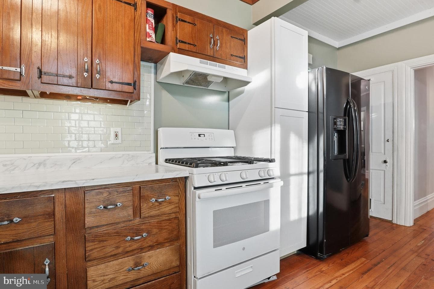 327 4th Street photo 12