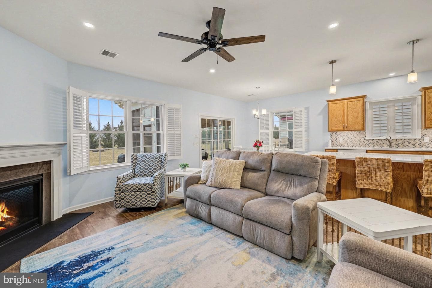 617 Republic Way photo 4