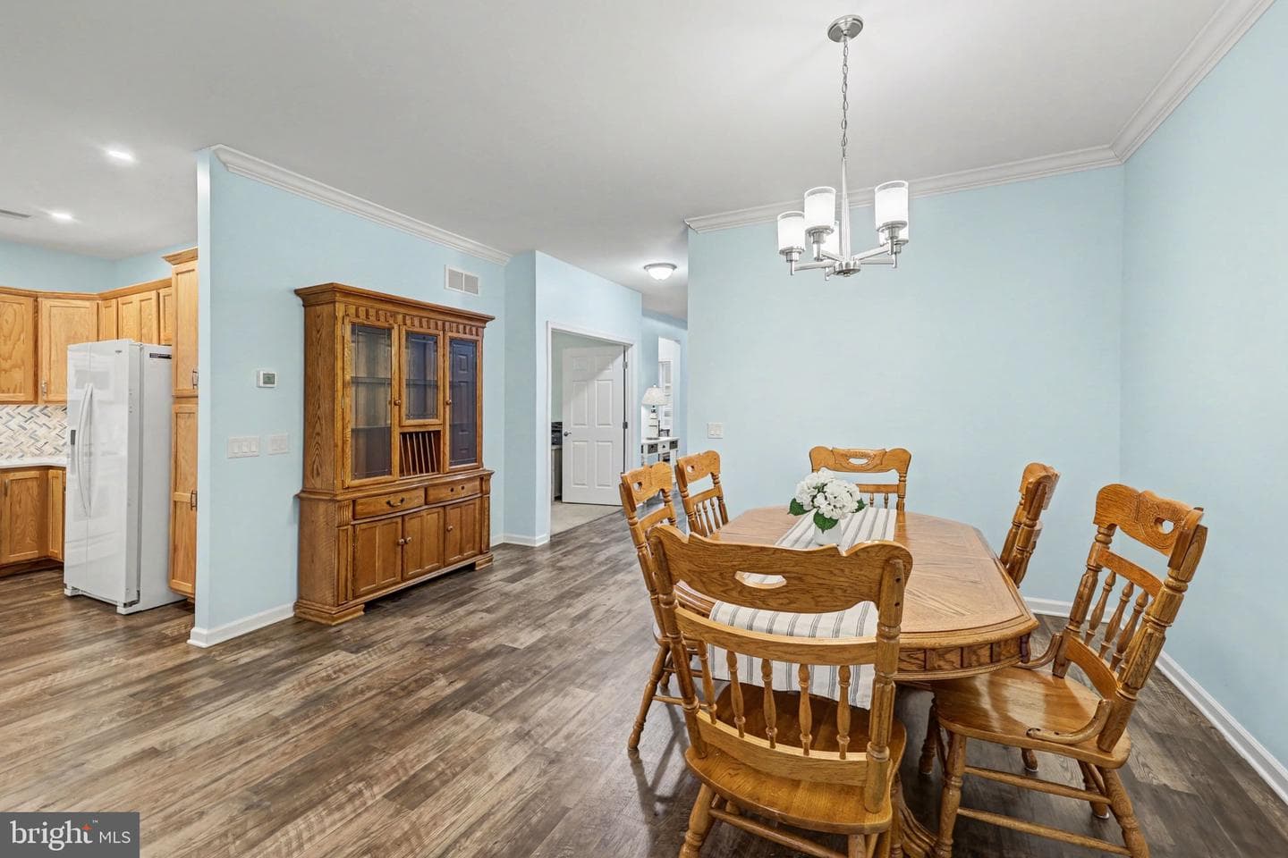617 Republic Way photo 5