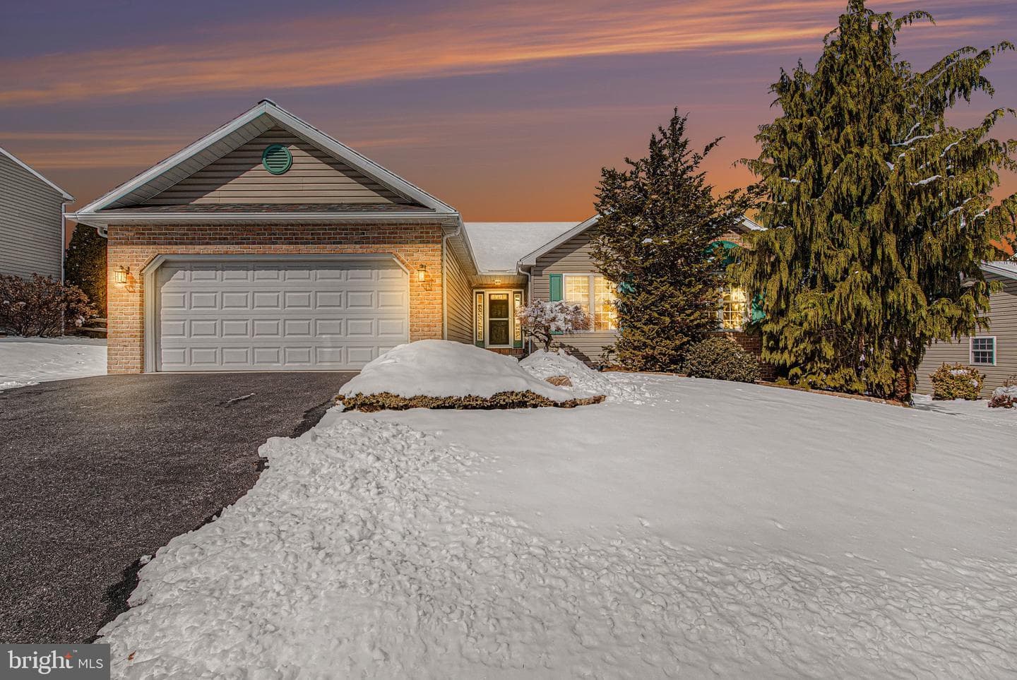 37 Blue Spruce Drive photo 1